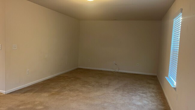 Building Photo - 2621 Tummel Ln