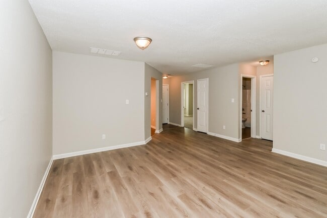 Building Photo - 4606 Northwood Hills Dr