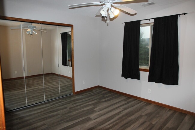 Building Photo - 2396 Quarterback Ct