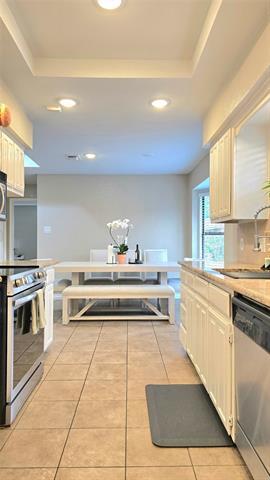 Building Photo - 6301 Lotus Dr