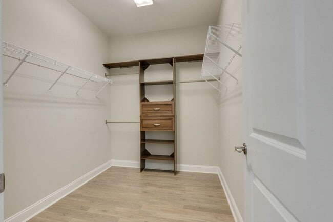 Building Photo - Spacious 3 Bed 2 Bath -The Landings At New Riverside