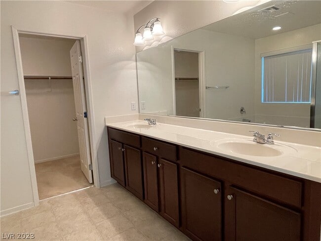 Building Photo - 5577 Pico Ferrera Ct