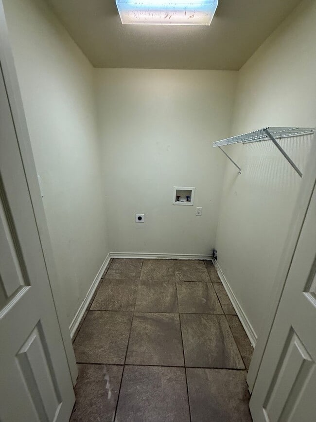 Building Photo - 3417 Timberlane Dr