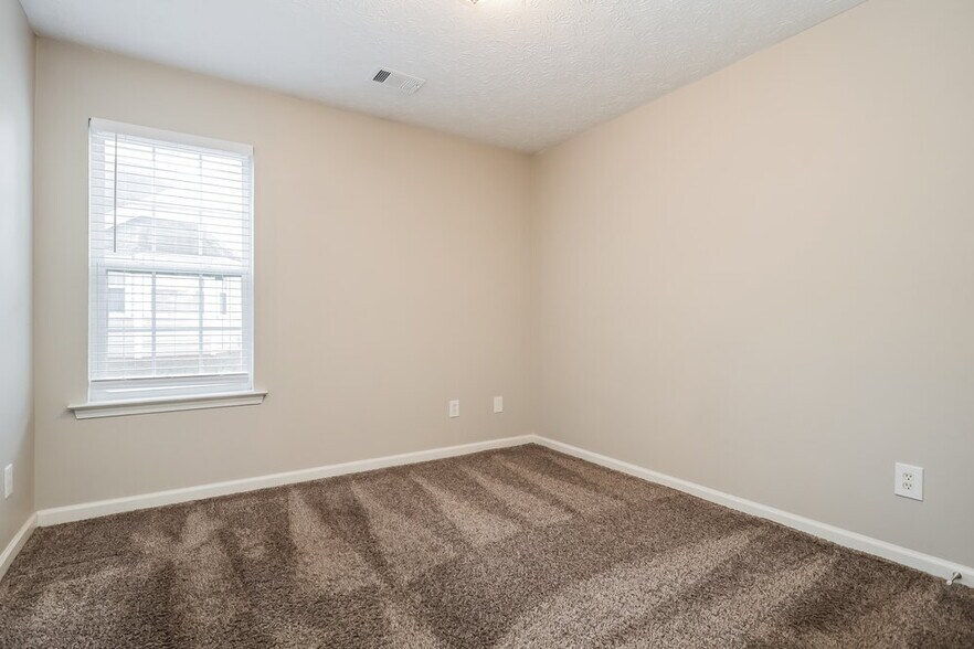 Building Photo - 1825 Neighborhood Walk