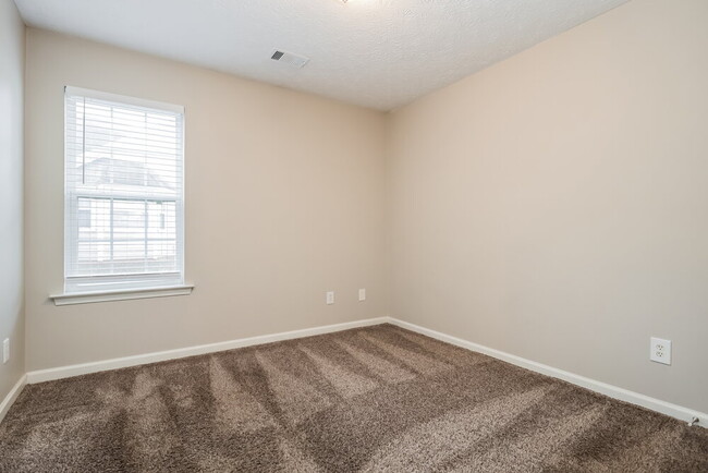 Building Photo - 1825 Neighborhood Walk