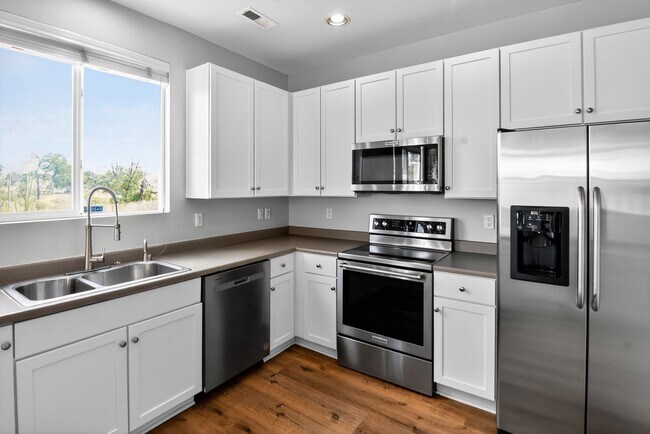 Building Photo - 17381 Waterhouse Cir