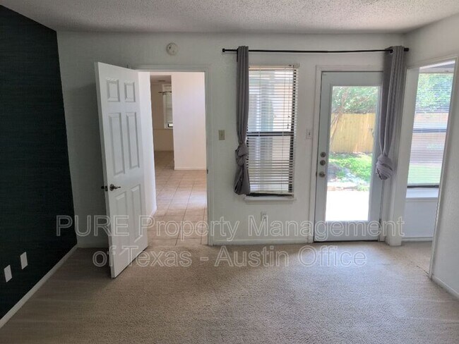 Building Photo - 15705 Monona Cove