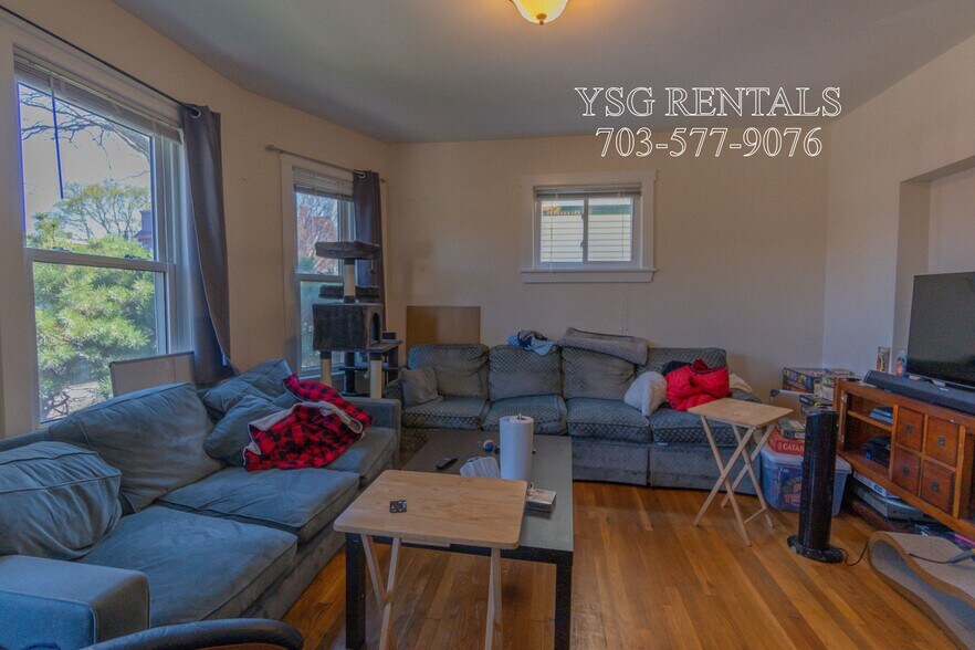 Building Photo - 364 Highland Ave