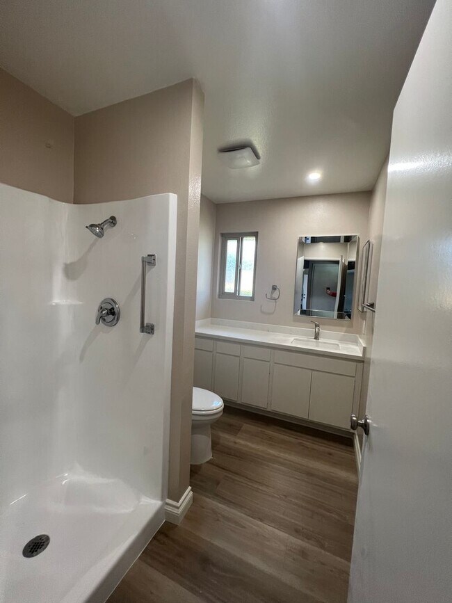 Building Photo - The Popular El Dorado model updated in Leisure Village
