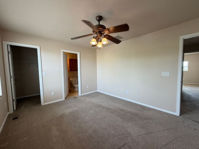 Building Photo - Delightful 3BD/2BA Townhome in Erie with Fresh Paint and New Flooring
