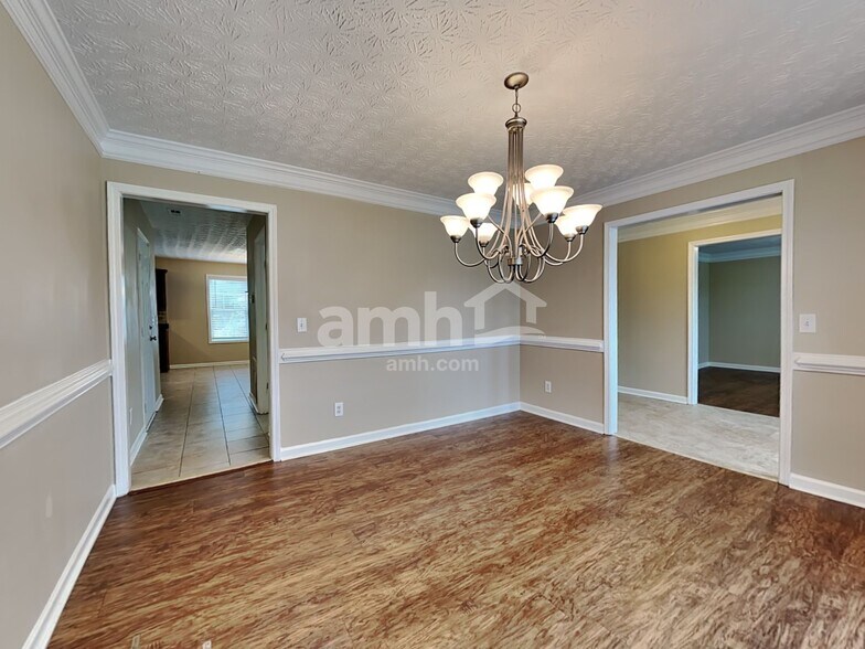 Building Photo - 70 Maxton Ave