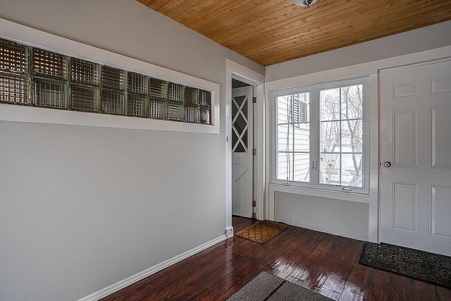 Building Photo - 62 Mt Vernon St