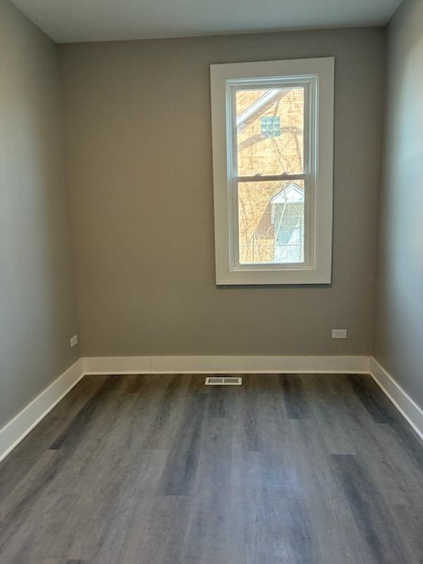 Building Photo - 1542 Victoria Ave