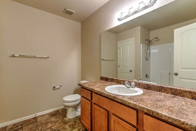 Building Photo - $1900 in Savings – Rent-Free December  // ...