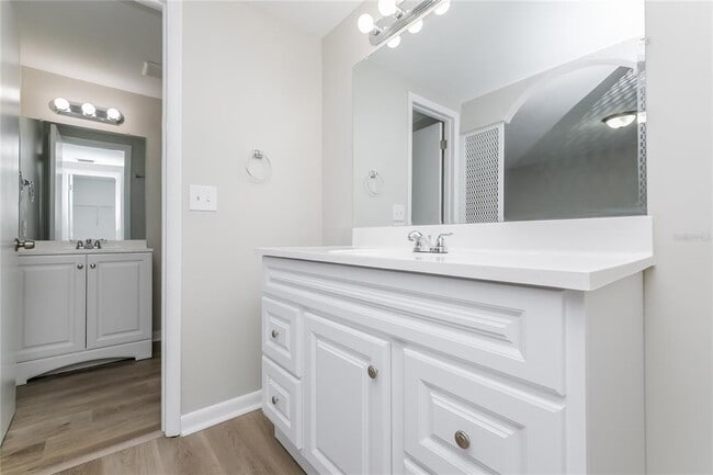 Building Photo - 7406 Meadow Dr