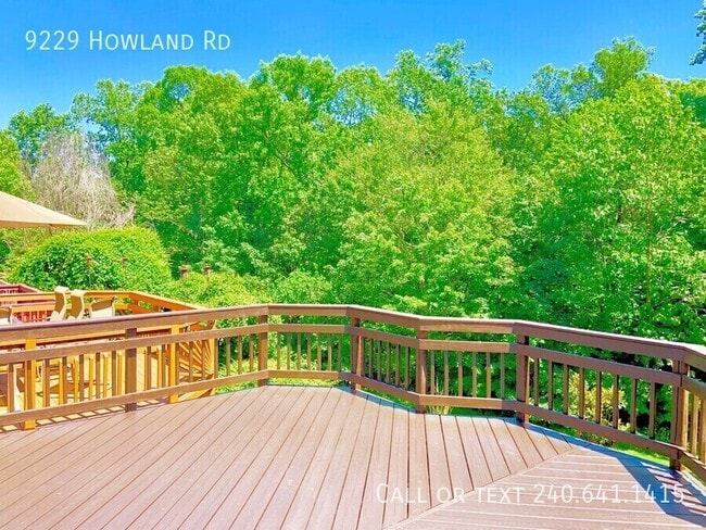 Building Photo - 9229 Howland Rd