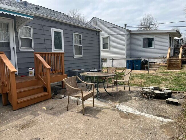 Building Photo - 9813 Lullaby Ln