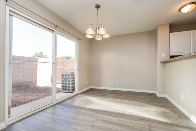 Building Photo - 2506 Influential Ct