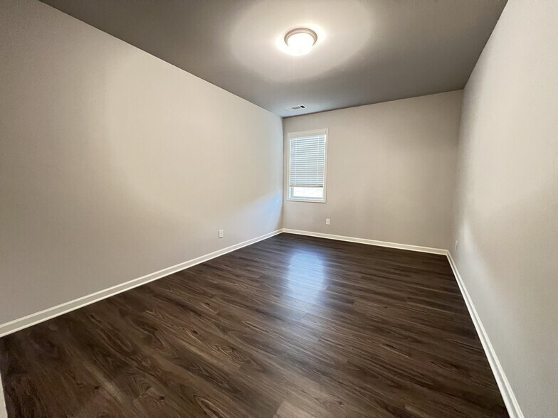 Building Photo - 4675 Silver Oak Dr SW