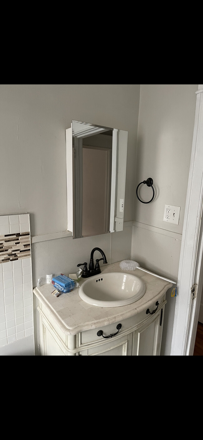 Bathroom vanity - 1025 Shelmire Ave