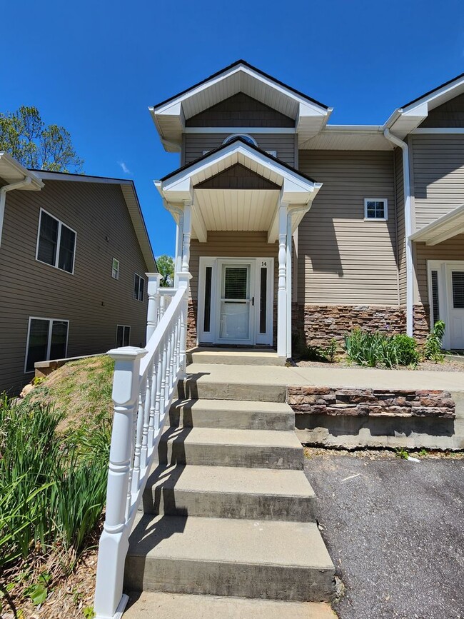 Building Photo - 14 Cherry Laurel Ln