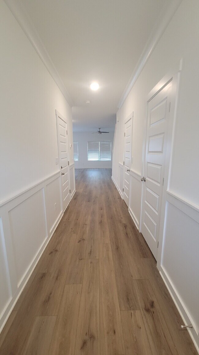 Building Photo - NEW HOME!!!  Section 8 Accepted!!!  "Discover Your Dream Home: Spacious 3-Bedroom Retreat with Gr...