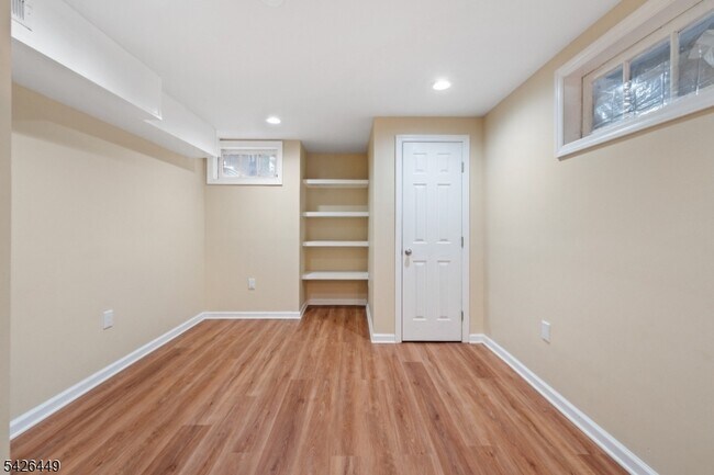 Building Photo - 257 Gemini Dr