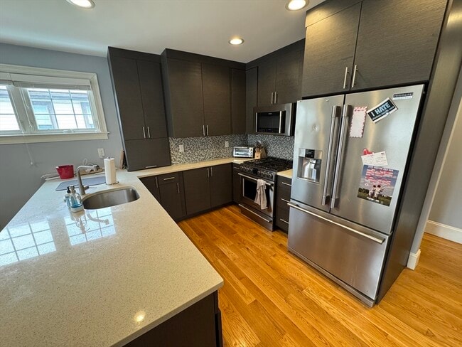 Building Photo - 10-12-12 Chestnut St