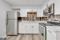 Building Photo - 6 Magnolia Ct