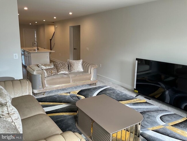 Building Photo - 4317 Southerby Dr