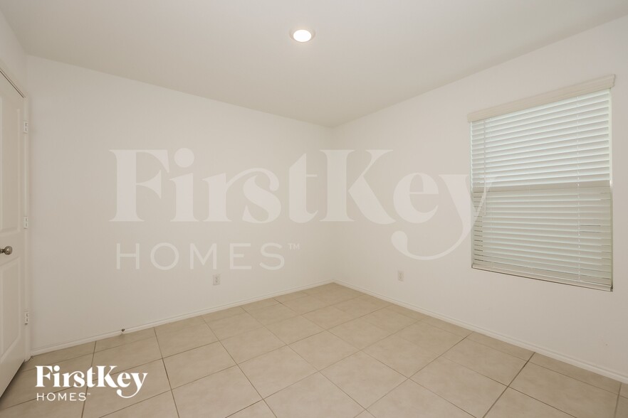 Building Photo - 14837 Firerock Rd