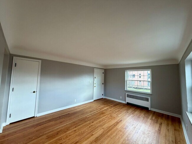 Building Photo - 6912 Murray Ave