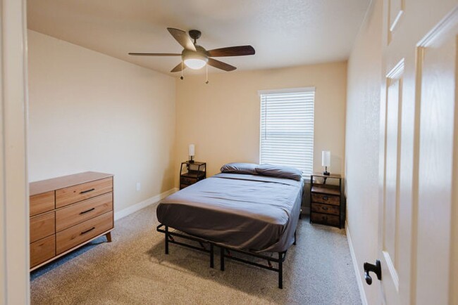 Building Photo - Furnished Private Bedroom