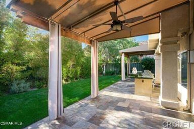 Building Photo - BEAUTIFUL LONE OAK HOME IN CALABASAS!
