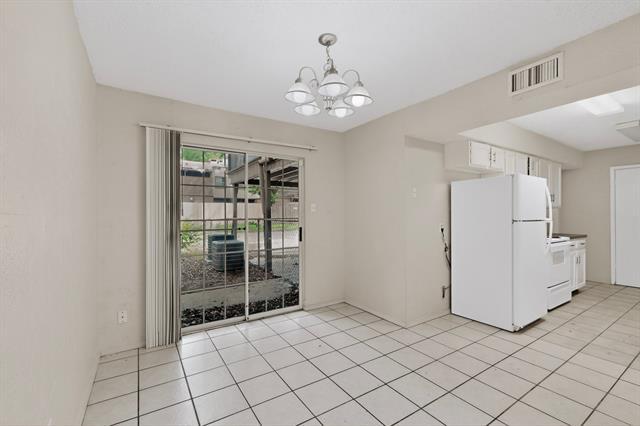Building Photo - 703 E Shady Grove Rd