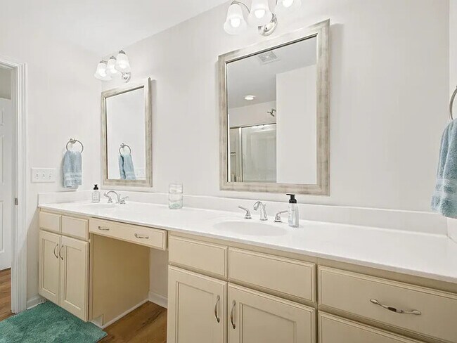 Building Photo - Lease OR Lease to Own