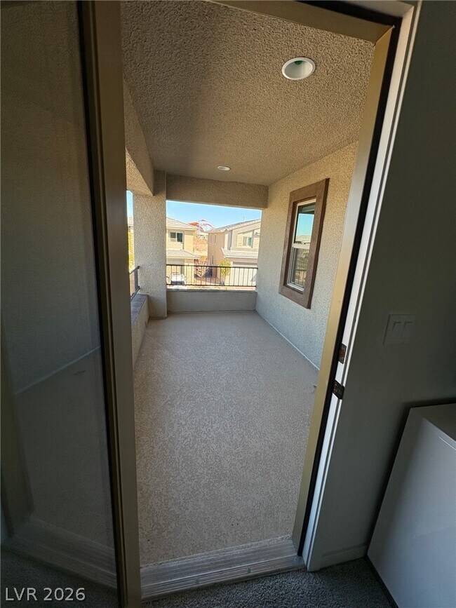 Building Photo - 9702 Sapphire Rim Ave