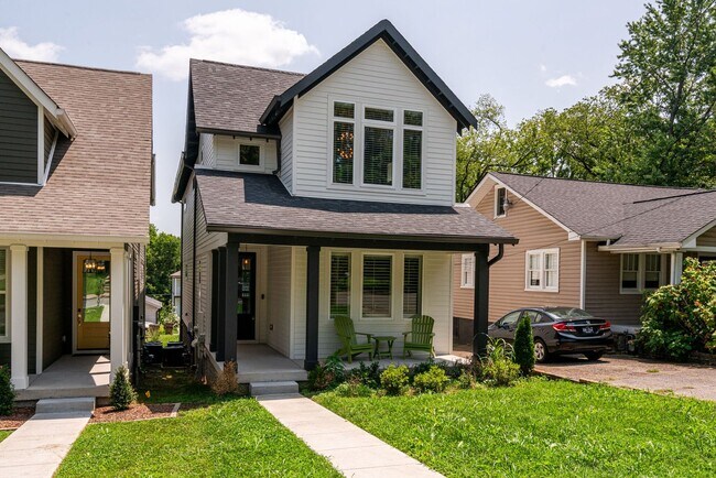 Building Photo - Partially Furnished Beauty