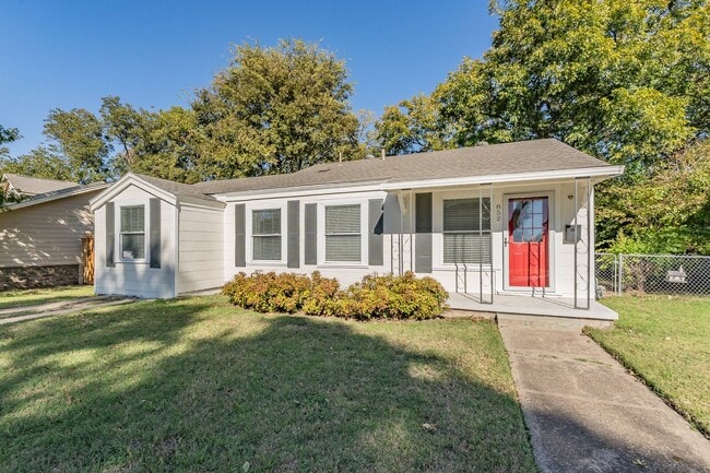 Primary Photo - Cute two-bedroom, one-bath home in the hea...