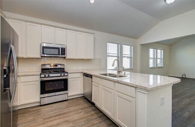 Building Photo - 8426 Beacon Bay Cir