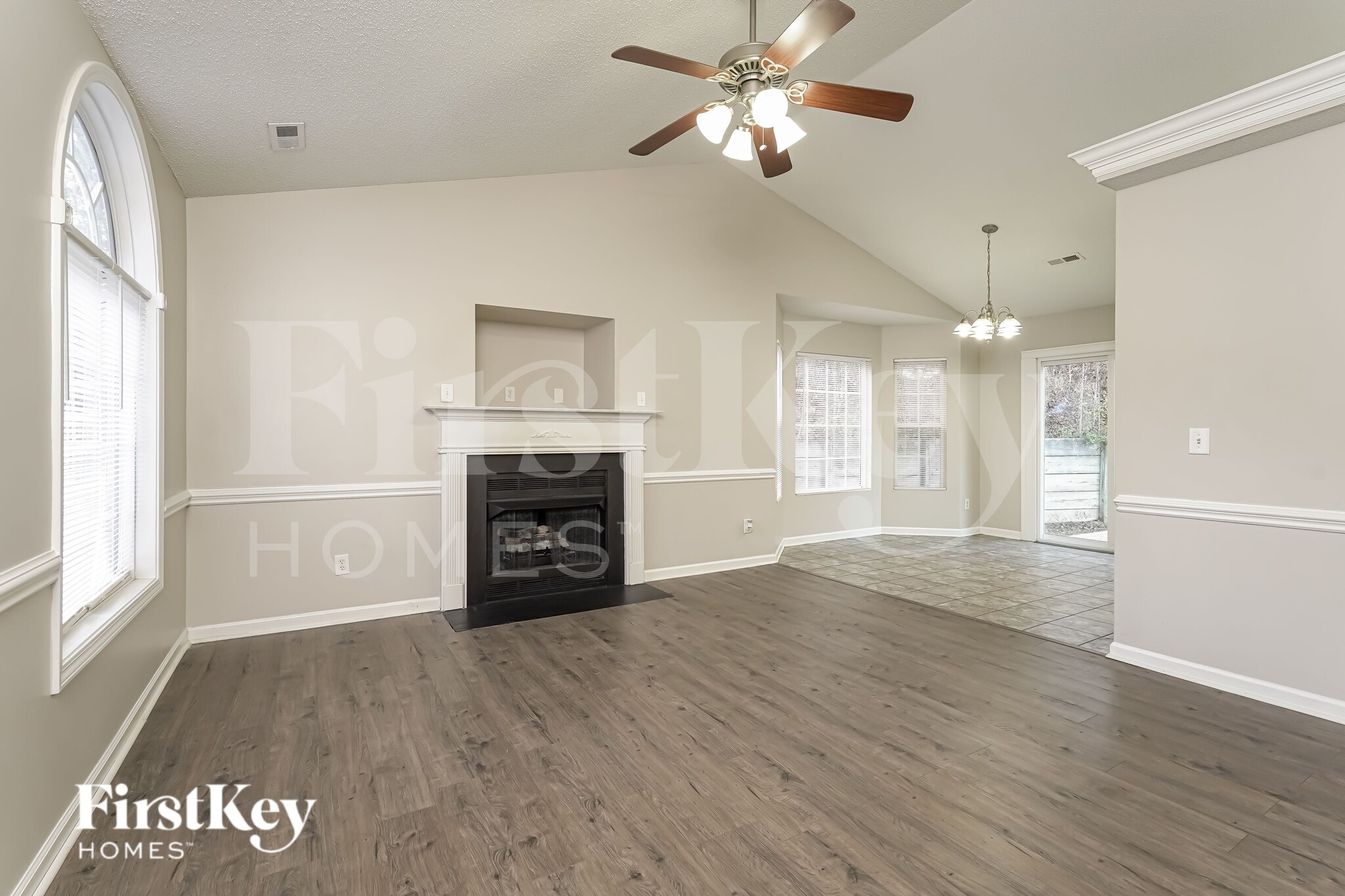 Building Photo - 940 Londonderry Dr