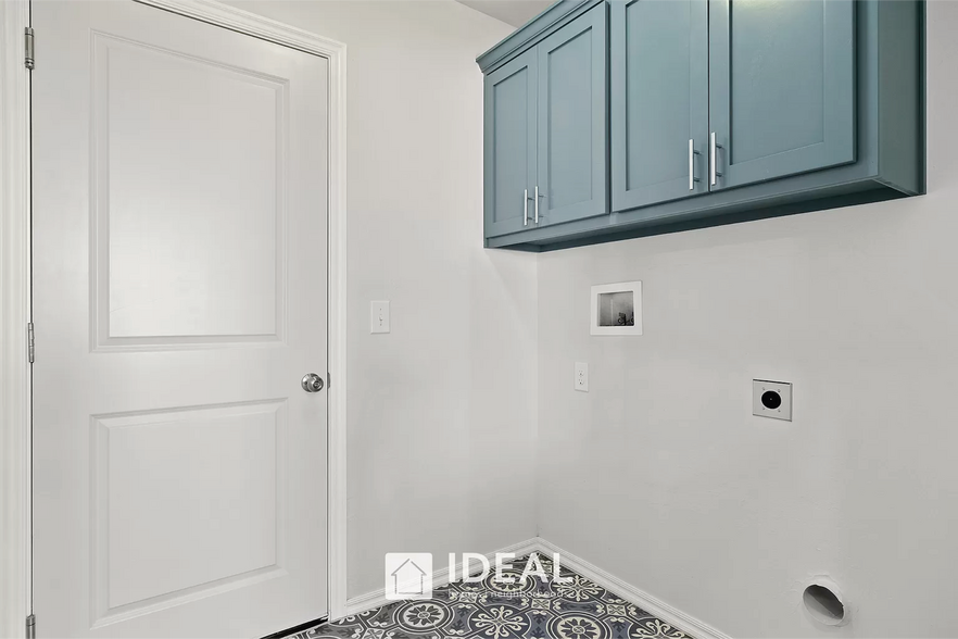 Laundry/Mud Room - 4314 W Country Club Dr
