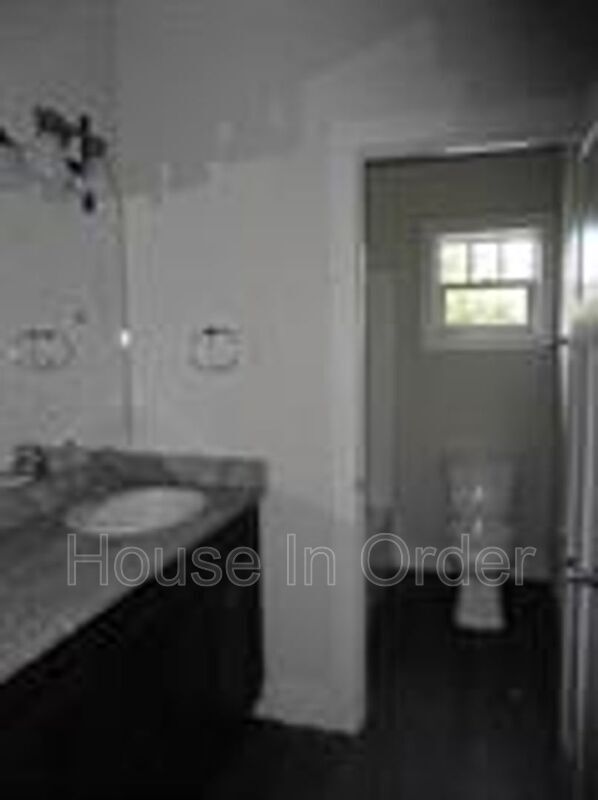 Building Photo - 20 Manatee Ct