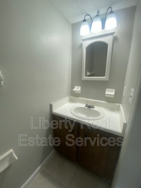 Building Photo - 728 Elaine St