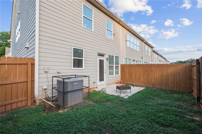 Building Photo - 2244 Mulsanne Dr