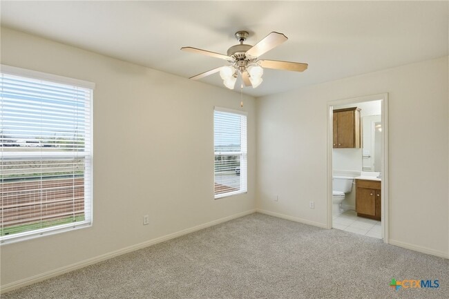 Building Photo - 2215 Dry Creek Dr