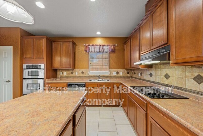 Building Photo - 141 Springtree Gate