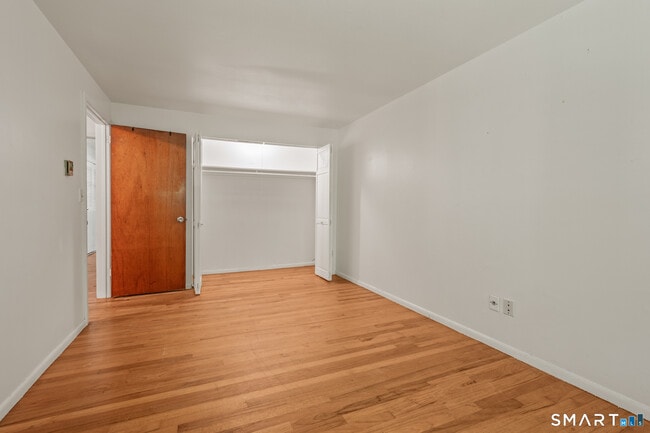 Building Photo - 414 Robin Ct