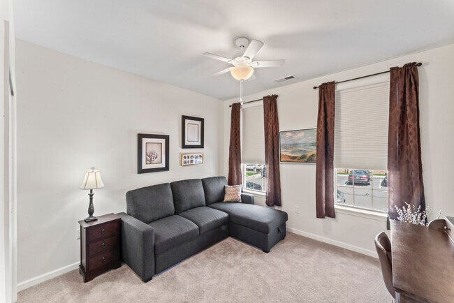 Building Photo - 818 Center Meadow Ln