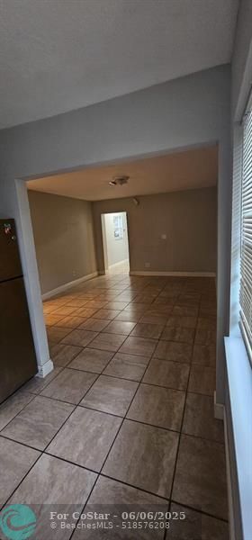 Building Photo - 651 NE 46th Ct